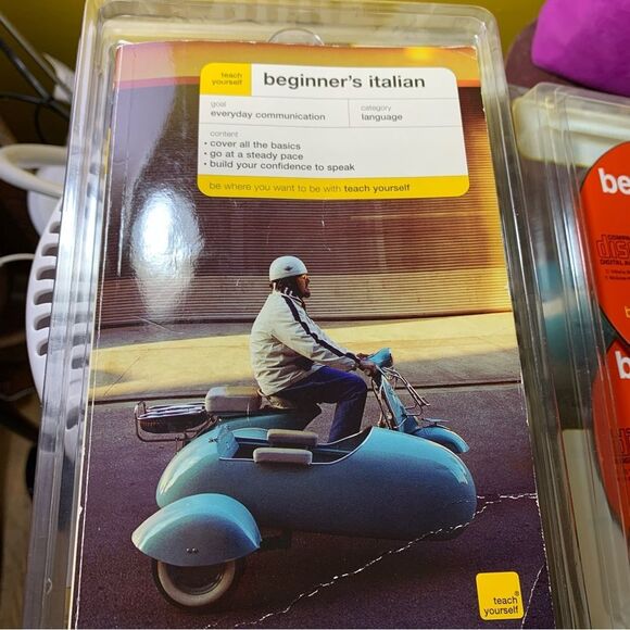 Beginner Italian Language Book & CDs introductory - Picture 2 of 8